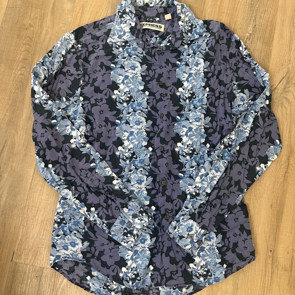 Express Men's Navy and Light Blue Floral Button-Down Shirt